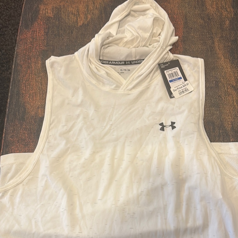 Under Armour White Sleeveless Light Weight Muscle Hoodie  NWT  Two Medium One XL